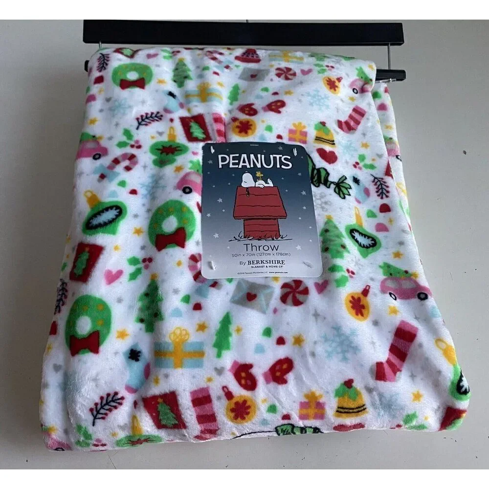 Peanuts Snoopy Throw Blanket 50x70” Christmas‎ Green Bobble Hat Ornaments NEW